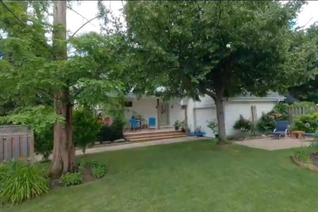 Garden 2 Storey House Niagara Falls Exteriér fotografie